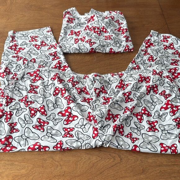 Disney Store Ladies Minnie Mouse Pajama Set - Picture 8 of 11